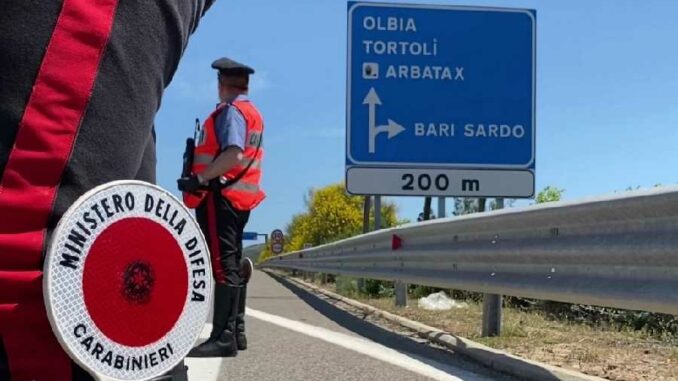 Carabinieri in posto di blocco provincia di Nuoro