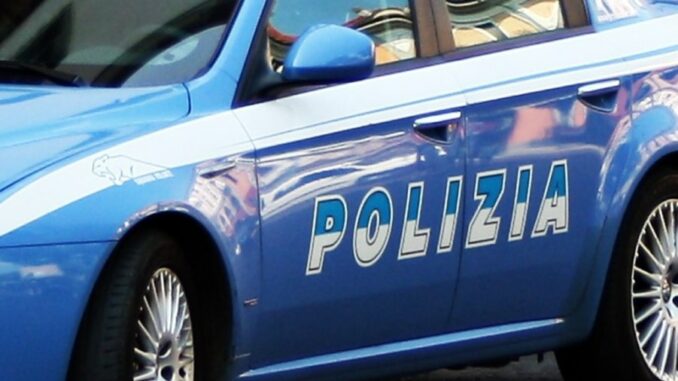 auto della polizia