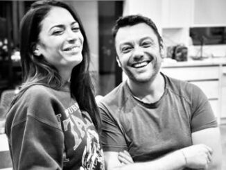 Elodie e Tiziano Ferro bacio e cena a Los Angeles arriva un duetto