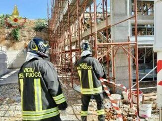 Enna crolla solaio di edificio in costruzione feriti 4 operai uno e grave