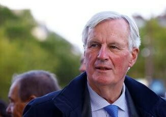 Francia lEliseo annuncia il nuovo governo Barnier