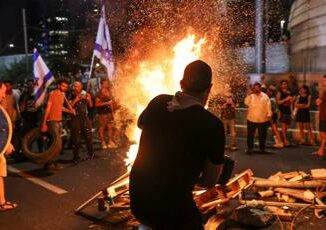 Israele proteste e tensioni per ostaggi oggi sciopero generale