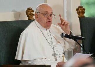 Pedofilia Papa Francesco Vergogna per abusi della Chiesa mai piu