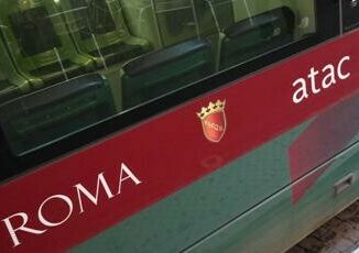 Roma e biglietti del bus a 2 euro Rocca Ipotesi tariffe in base a Isee