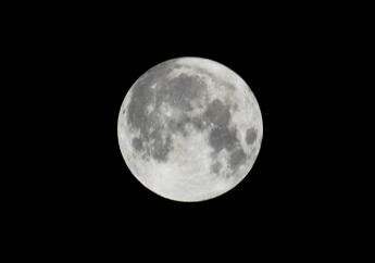 Superluna ed eclissi parziale in Italia il doppio spettacolo da non perdere