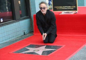 Tim Burton tra le stelle della Hollywood Walk of Fame