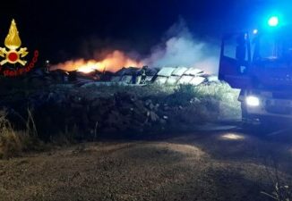 incendio pannelli fotovoltaici a Tuili