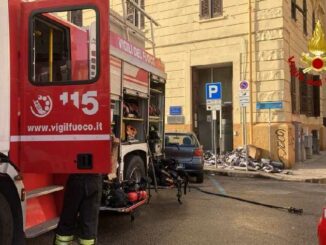 incendio in laboratorio tecnico a cagliari in piazza galilei