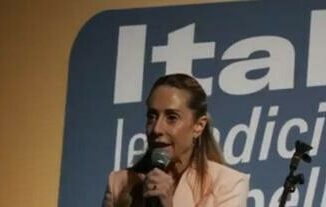 Arianna Meloni a convention Fdi Italia tornata centrale grazie a Giorgia