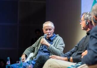 Buchmesse tripudio di pubblico per Erri De Luca al Padiglione Italia