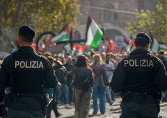 Corteo pro Palestina a Roma citta blindata 1.600 controllati 19 in Questura