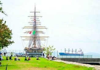 La Amerigo Vespucci lascia Singapore 45.000 i visitatori per Nave e Villaggio Italia