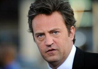 Matthew Perry medico si dichiara colpevole per la morte da overdose dellattore