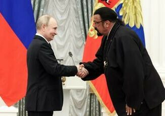 Steven Seagal Morirei per Putin. E la Russia e pronta a mandarlo in guerra