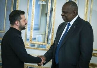 Ucraina Austin da Zelensky tra i progressi russi e le imminenti elezioni Usa