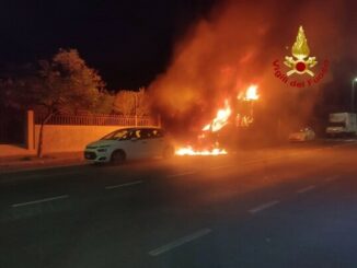 incendio autofurgoni a Cagliari