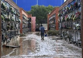 Alluvione Spagna sale bilancio delle vittime i morti sono oltre 200