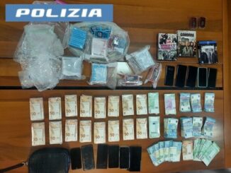 Cagliari: Arrestato Trentanovenne per Spaccio di Droga, Sequestrati 3,7 kg di Hashish e 217.000 Euro in Contanti