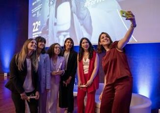 Premio LOreal Unesco For Women in Science Young Talents Italia al via candidature