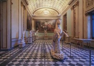 Uffizi il cavallo romano torna a nitrire nella sala della Niobe