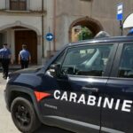 carabinieri con auto