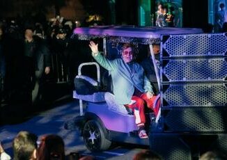 Elton John lotta contro la cecita oculista Mai sottovalutare infezione agli occhi